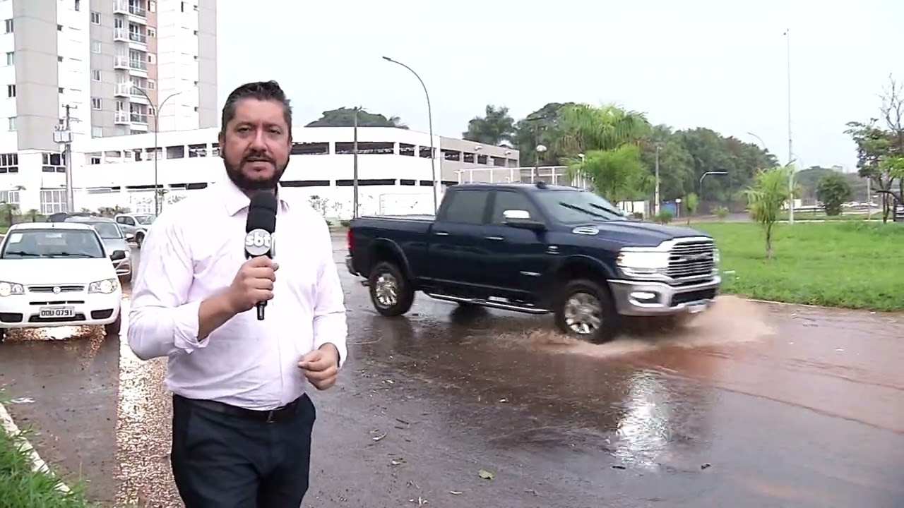 Chuva Na Capital Deixa V Rias Ruas Alagadas E Ao Menos Rvores